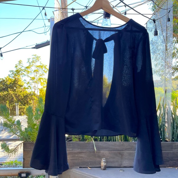 SOLD, Shear Open Back, Bow, Bell Sleeve Top 💫 - Picture 3 of 6